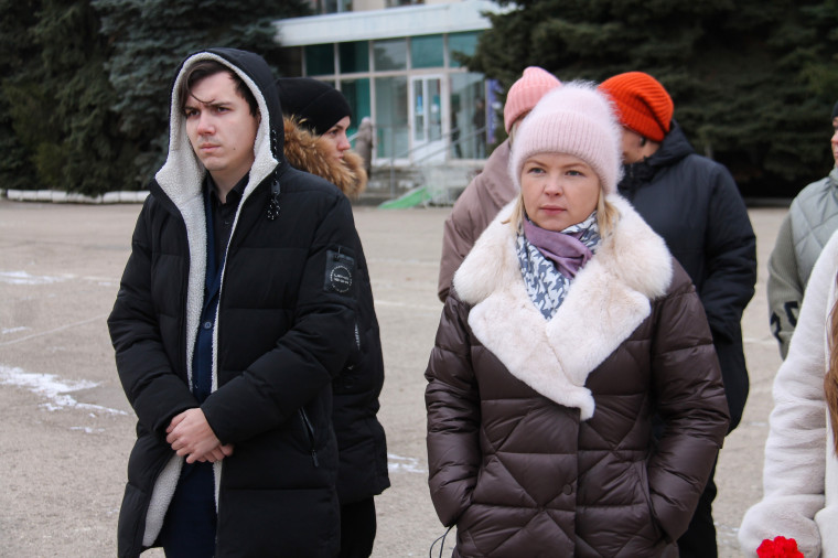 Фото памятного мероприятия, посвященного Дню неизвестного солдата.