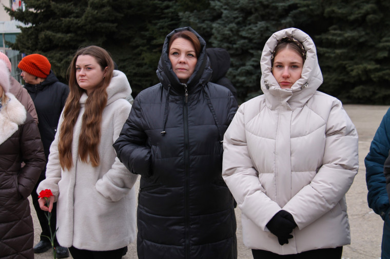 Фото памятного мероприятия, посвященного Дню неизвестного солдата.