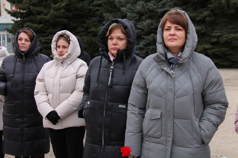 Фото памятного мероприятия, посвященного Дню неизвестного солдата.