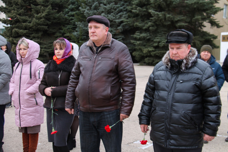 Фото памятного мероприятия, посвященного Дню неизвестного солдата.