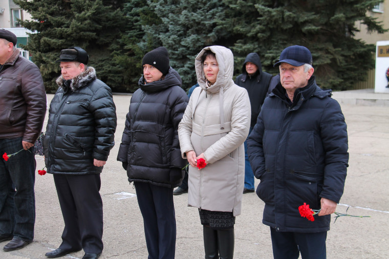 Фото памятного мероприятия, посвященного Дню неизвестного солдата.