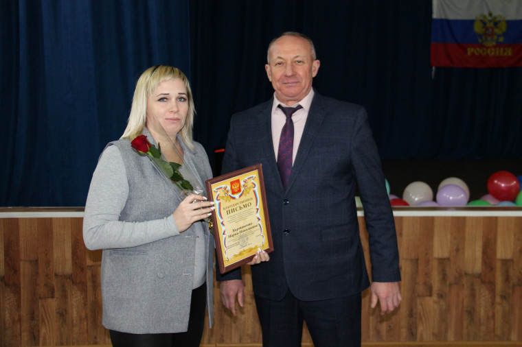 Глава района Александр Зотов провёл встречу с жителями села Нижняя Банновка.